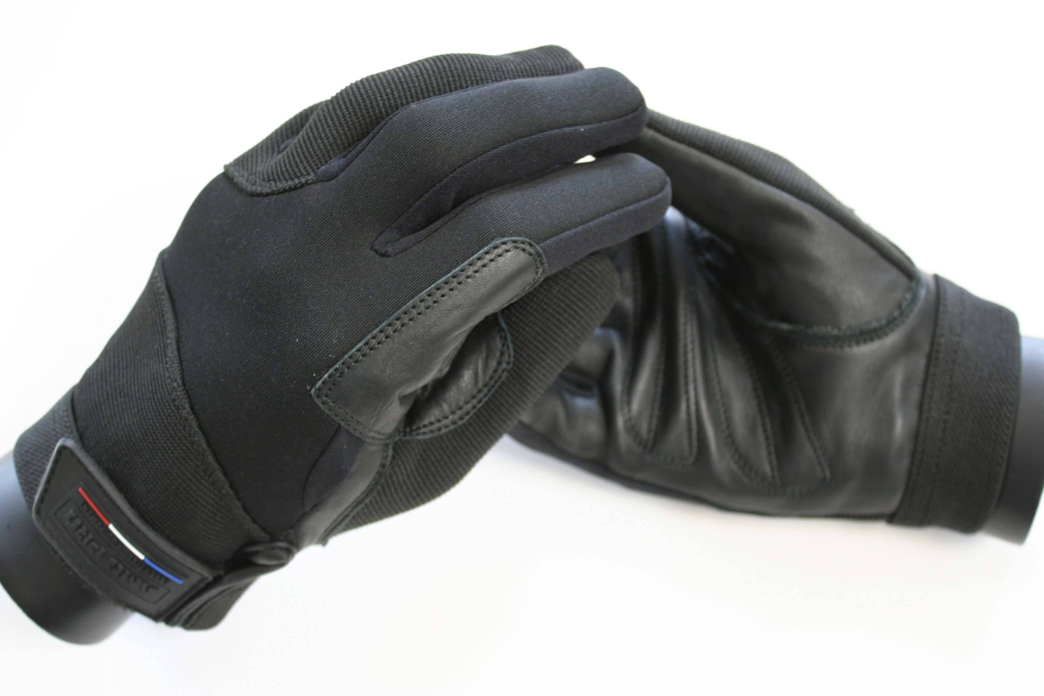 Nos gants Armor noir à coque ont tous les avantages clés utiles aux