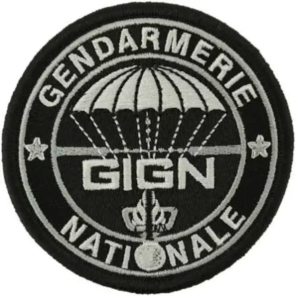 Ecusson de bras brodé GIGN basse visibilité noir Ecusson de bras brodé GIGN basse visibilité noir