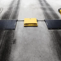 Systeme d'inspection portatif de chassis de vehicules US1020 - Nuctech Systeme d'inspection portatif de chassis de vehicules US1020 - Nuctech