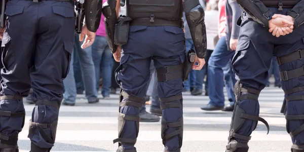 l'ensemble des tenues de l'administration pénitentiaire