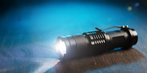 Comment choisir sa lampe tactique ?